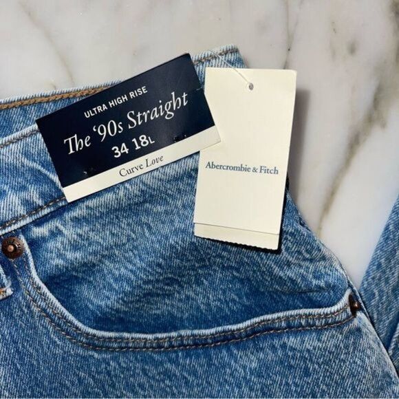Abercrombie & Fitch | Curve Love Ultra High Rise 90s Straight Jean - Picture 8 of 13